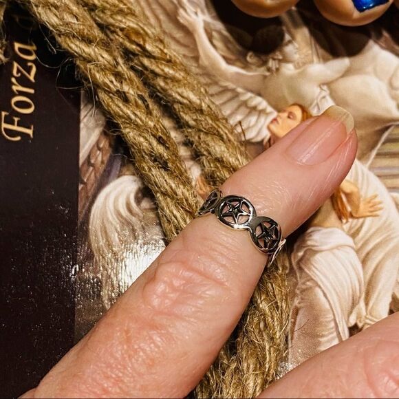 Stars Sterling Silver Toe Ring Band - Picture 3 of 4